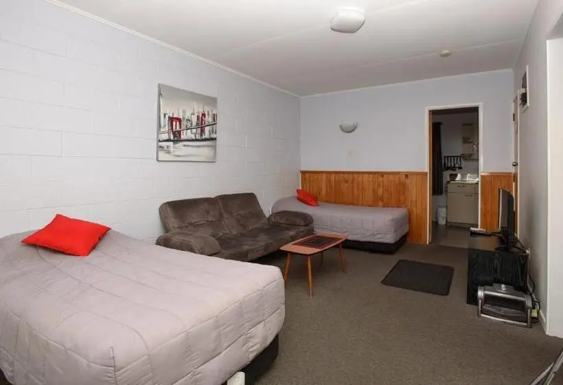 Perhehuone, Kauri Lodge Motel