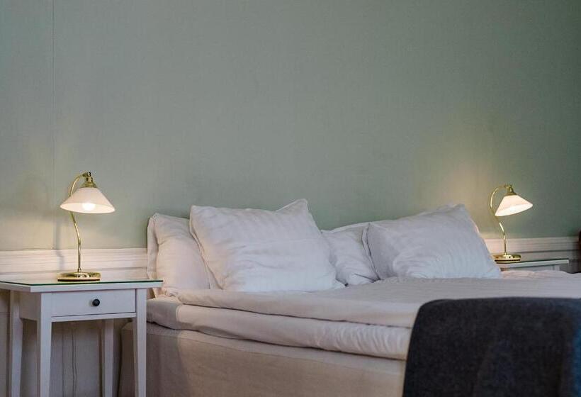 キングサイズベッドのスタンダードルーム, Kiviks Hotell