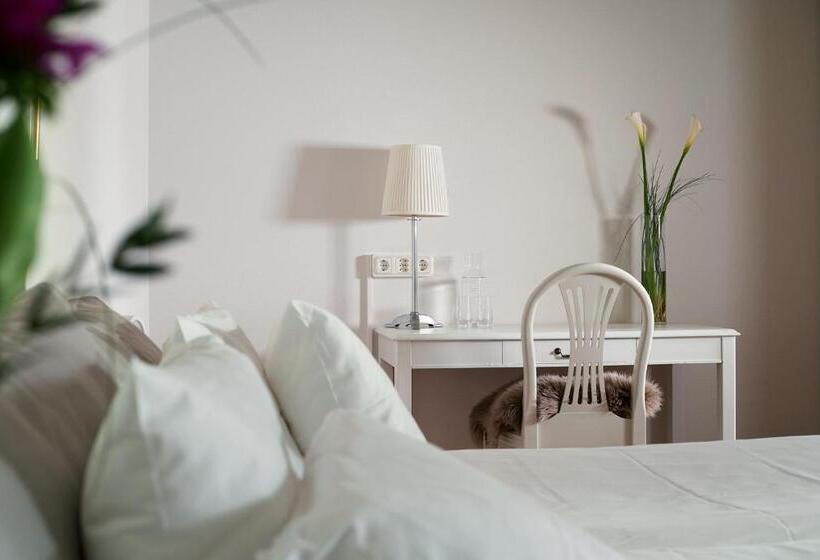 ガーデンビュースタンダードルーム, Kiviks Hotell