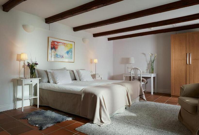 Номер Стандарт Вид на Сад, Kiviks Hotell