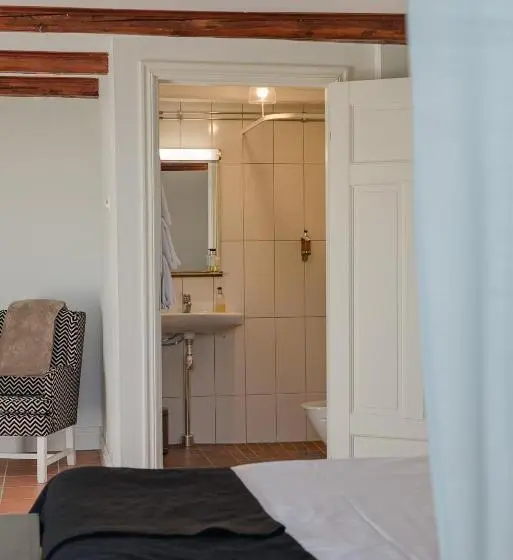 キングサイズベッドのスーペリアルーム, Kiviks Hotell
