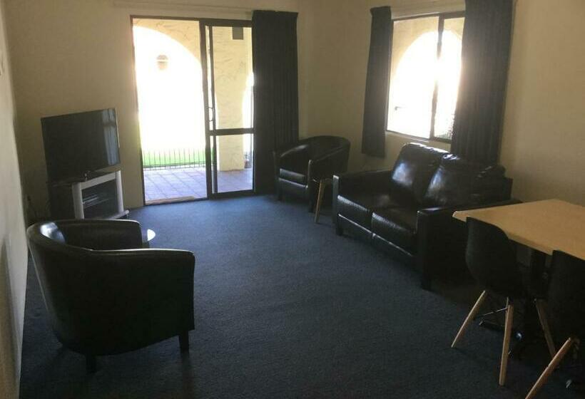 带2个卧室的公寓, Captains Quarters Motor Inn