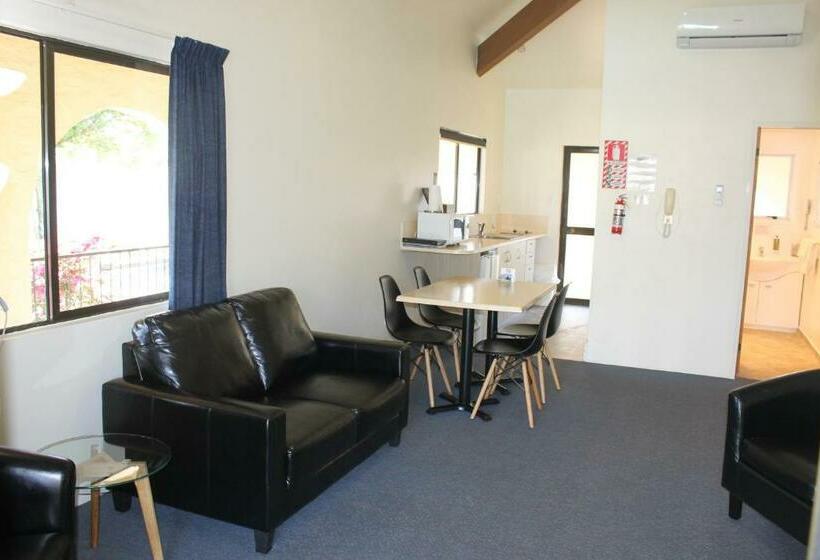 آپارتمان 2 خوابه, Captains Quarters Motor Inn