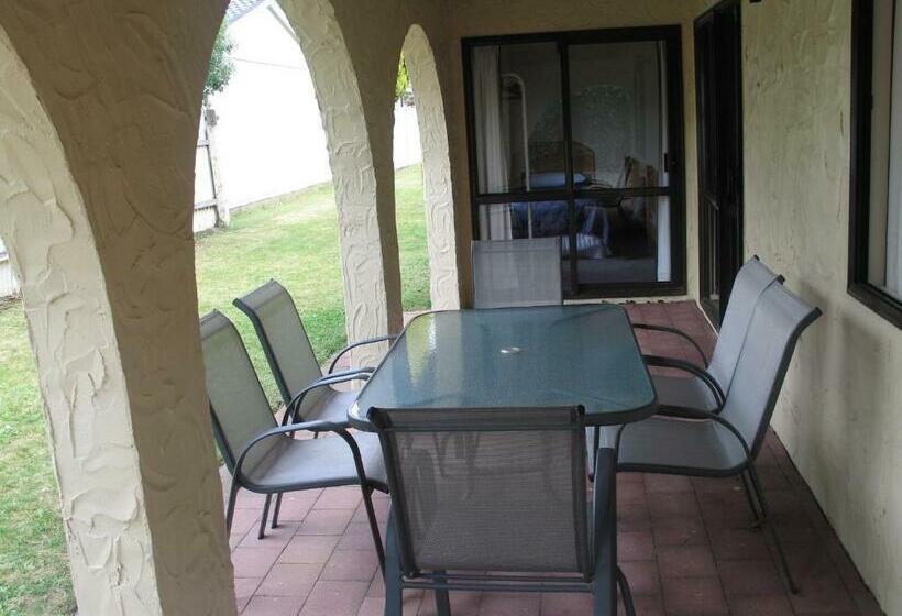 带2个卧室的公寓, Captains Quarters Motor Inn