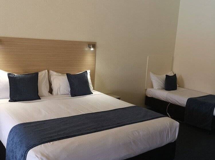 标准工作室, Captains Quarters Motor Inn