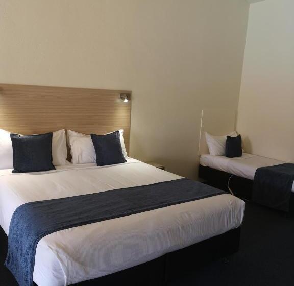 标准工作室, Captains Quarters Motor Inn