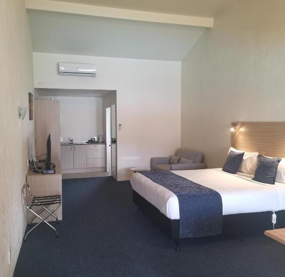 带大床的标准工作室, Captains Quarters Motor Inn