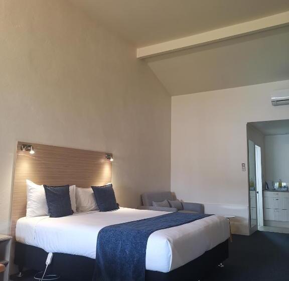 带大床的标准工作室, Captains Quarters Motor Inn