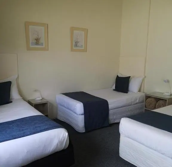 آپارتمان 2 خوابه, Captains Quarters Motor Inn