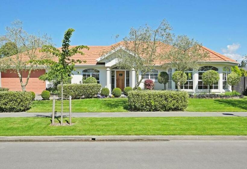 Люкс 2 Спальни, Olive House Bed And Breakfast