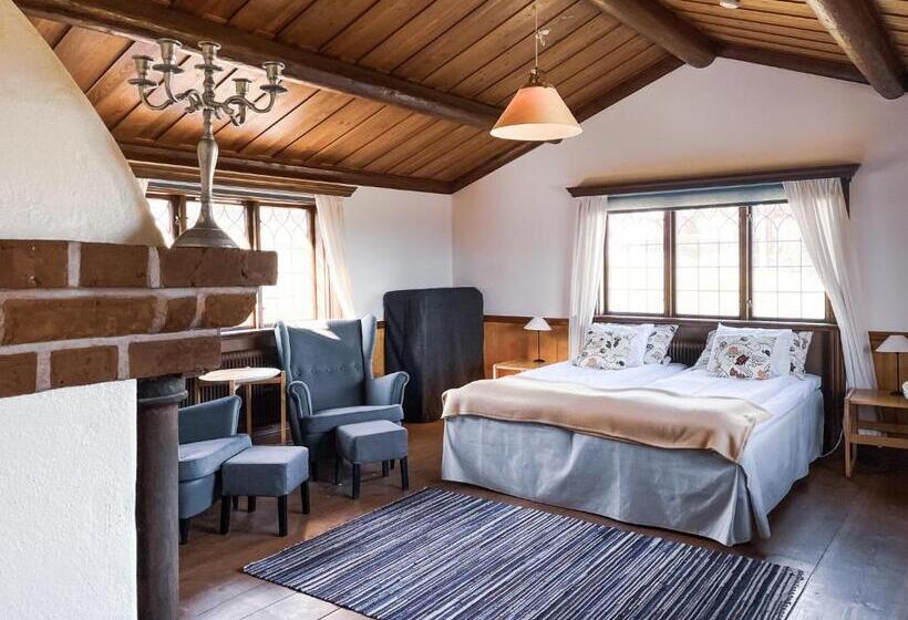 غرفة إقتصادية عائلية, L Gyllene Hornet