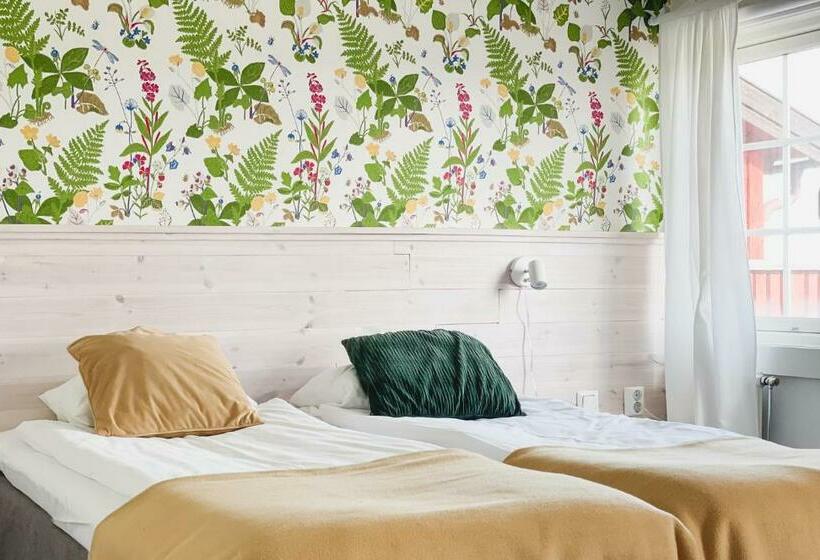 غرفة قياسية, L Gyllene Hornet