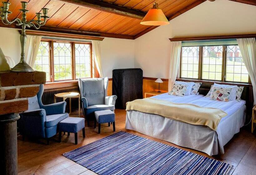 غرفة عائلية, L Gyllene Hornet