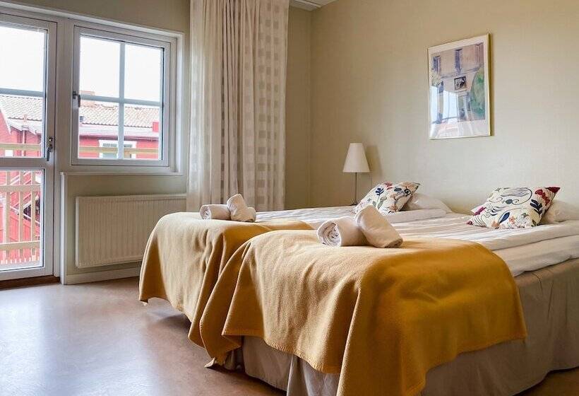 غرفة قياسية, L Gyllene Hornet