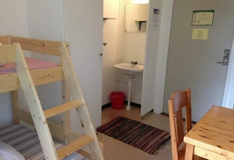 اتاق استاندارد چهارنفره با سرویس بهداشتی مشترک, Ronneby Brunnspark Vandrarhem Och B&b