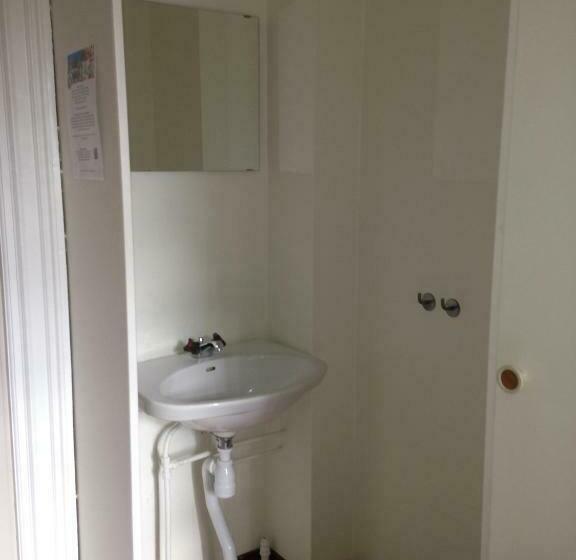 带共用浴室的标准房间, Ronneby Brunnspark Vandrarhem Och B&b