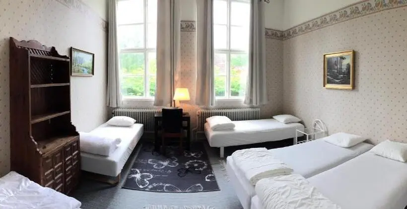 Standard Neljän Hengen Huone Jaettu Kylpyhuone, Tivedens Hostel Vandrarhem