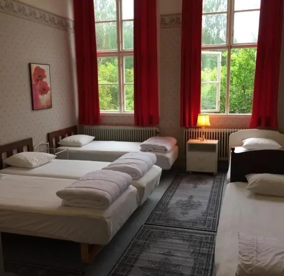Standard Neljän Hengen Huone Jaettu Kylpyhuone, Tivedens Hostel Vandrarhem