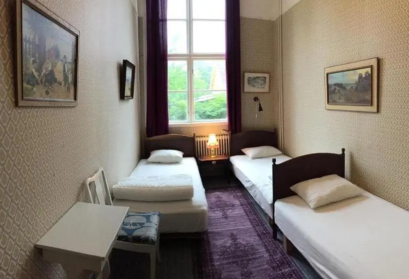 Standard Kolmen Hengen Huone Jaettu kylpyhuone, Tivedens Hostel Vandrarhem