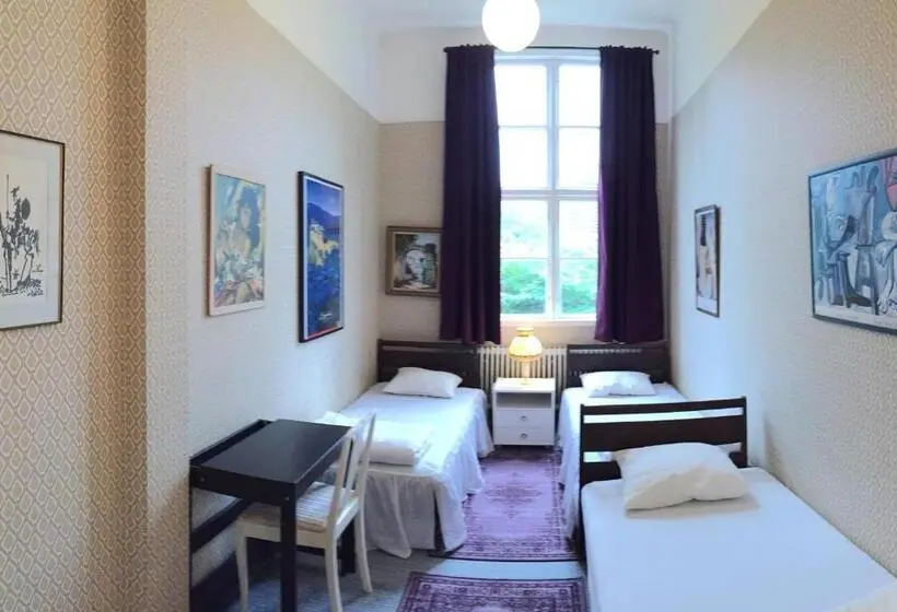 Standard Kolmen Hengen Huone Jaettu kylpyhuone, Tivedens Hostel Vandrarhem