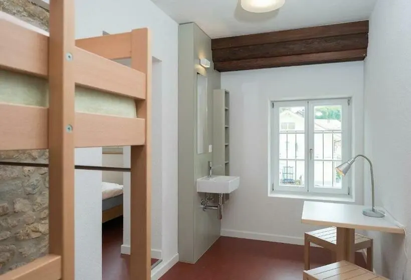 Standard Neljän Hengen Huone, Avenches Youth Hostel