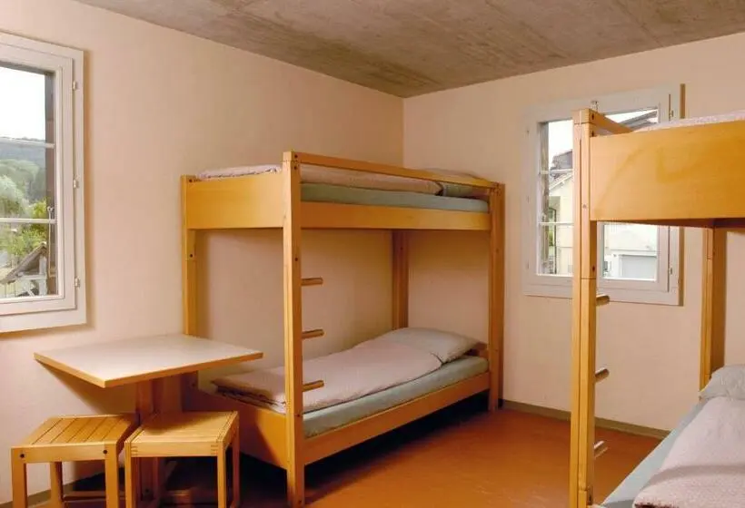Vuode Makuusalissa, Avenches Youth Hostel