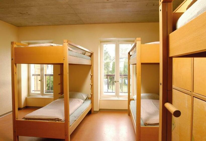 ルームシェアのワンベッド, Avenches Youth Hostel