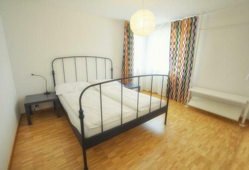 带共用浴室的标准房间, Bettstatt Neustadt