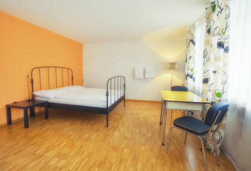 Quarto Estandar Banheiro Compartilhado, Bettstatt Neustadt