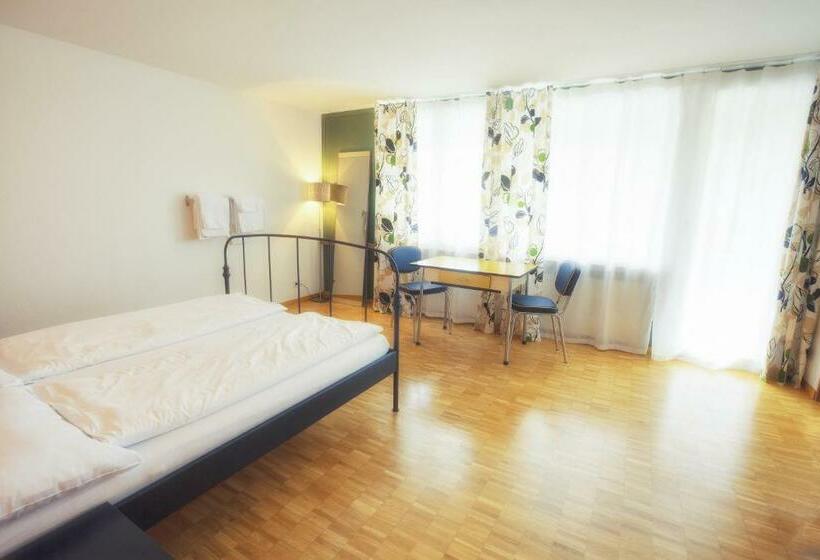 Quarto Estandar Banheiro Compartilhado, Bettstatt Neustadt