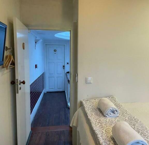 اتاق استاندارد, Linha 22