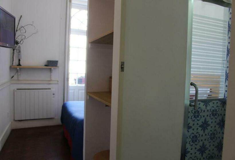 اتاق سوپریور, Linha 22