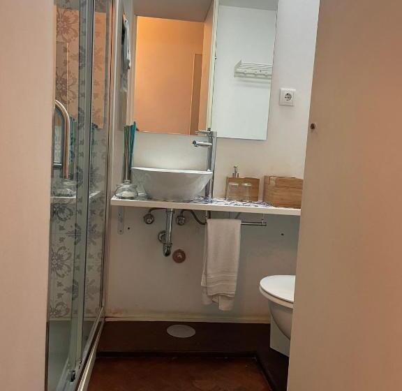 اتاق سوپریور با بالکن, Linha 22