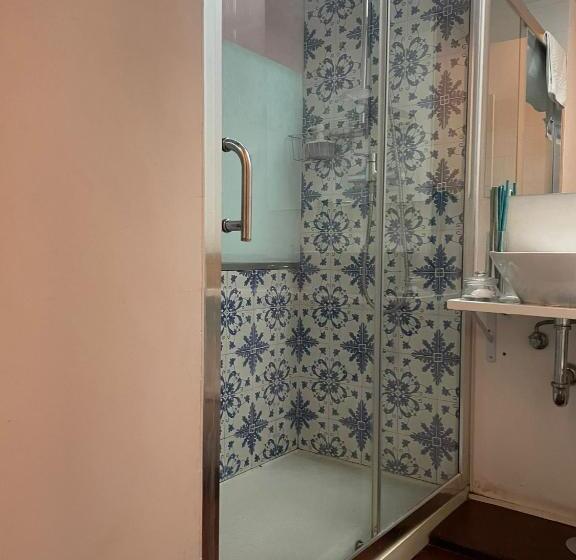 اتاق سوپریور با بالکن, Linha 22