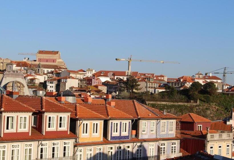 اتاق استاندارد با بالکن, Linha 22