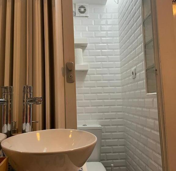 اتاق استاندارد با بالکن, Linha 22