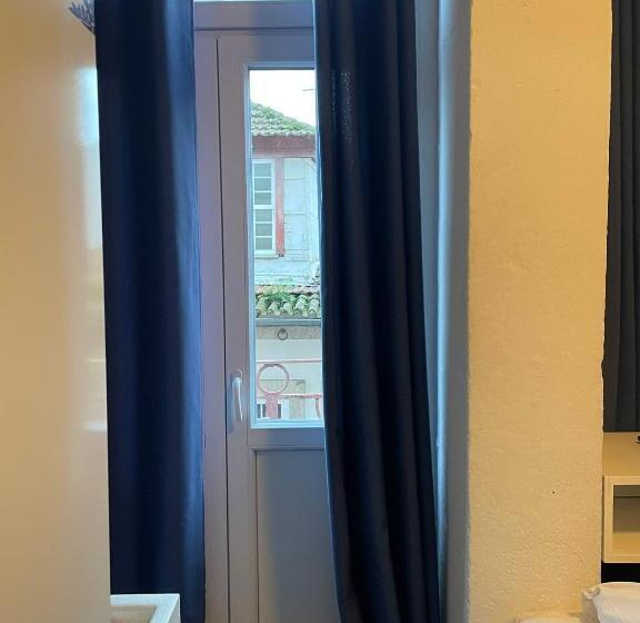 اتاق استاندارد با بالکن, Linha 22