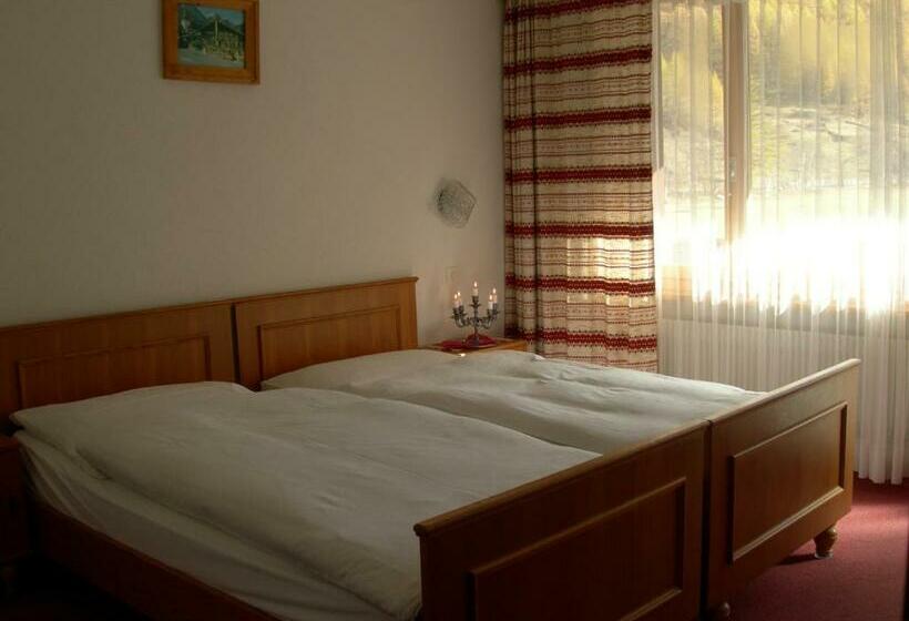 高级大房间, Adler