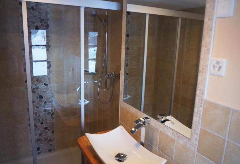 סוויטה, Aiguille De La Tza