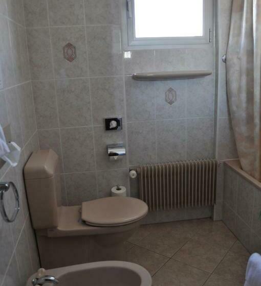 バルコニー付きスタンダードルーム, Belmont