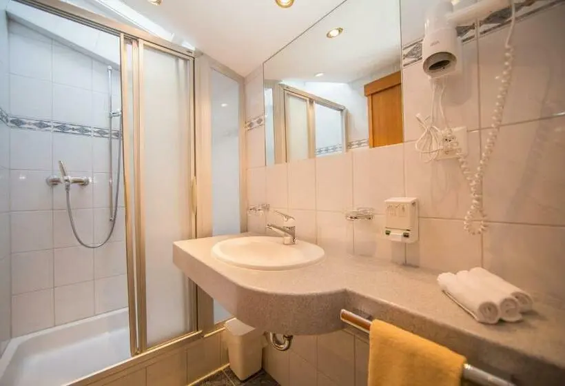 Chambre Basic Individuelle, Cresta