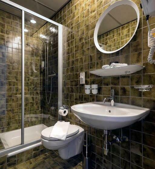 غرفة قياسية ثلاثية, Croce Federale