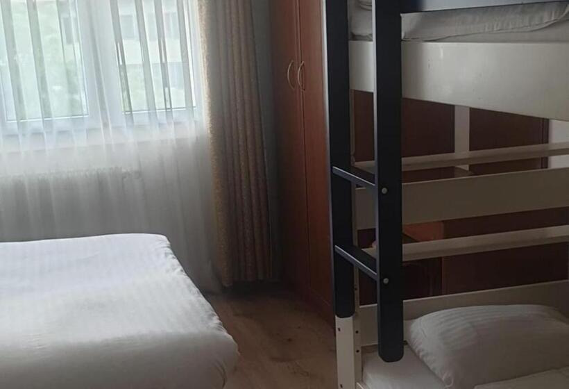 Семейный Номер, Du Quai