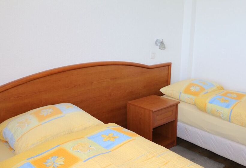 Номер Стандарт, Du Quai