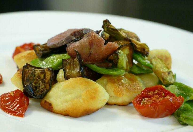 اتاق استاندارد با سرویس بهداشتی مشترک, Gasthaus Schlosshalde