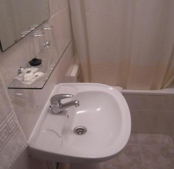 غرفة قياسية ثلاثية, Larbelo