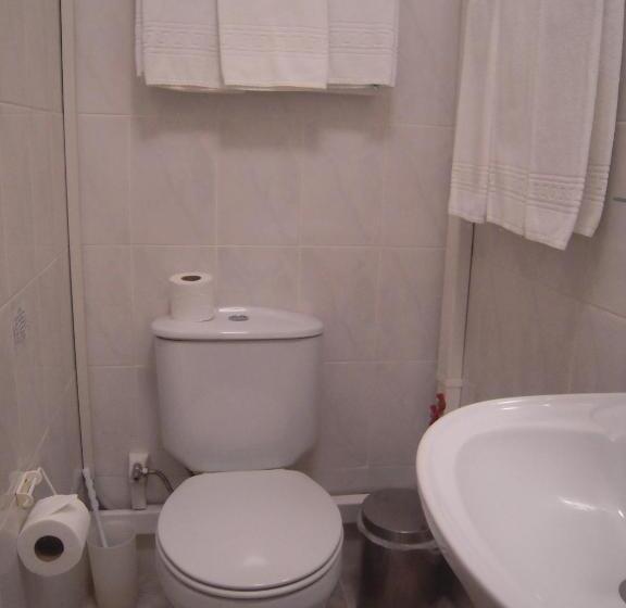 غرفة قياسية ثلاثية, Larbelo