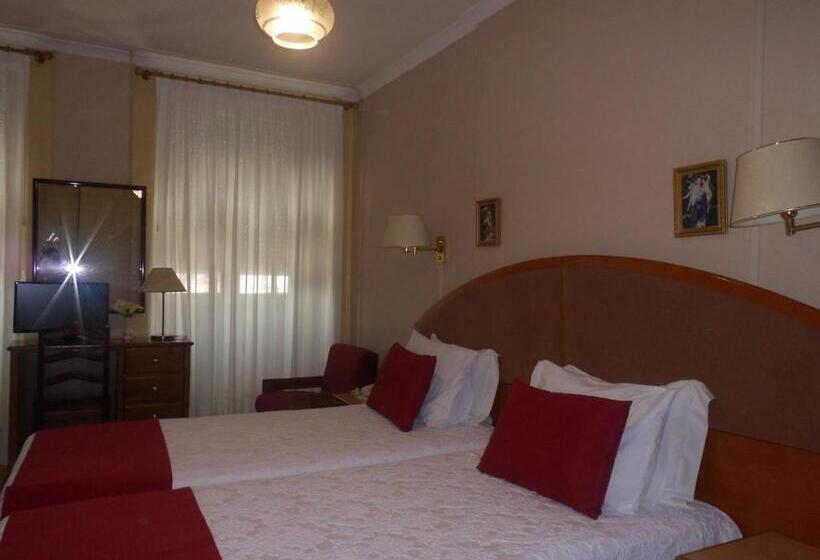 غرفة قياسية ثلاثية, Larbelo