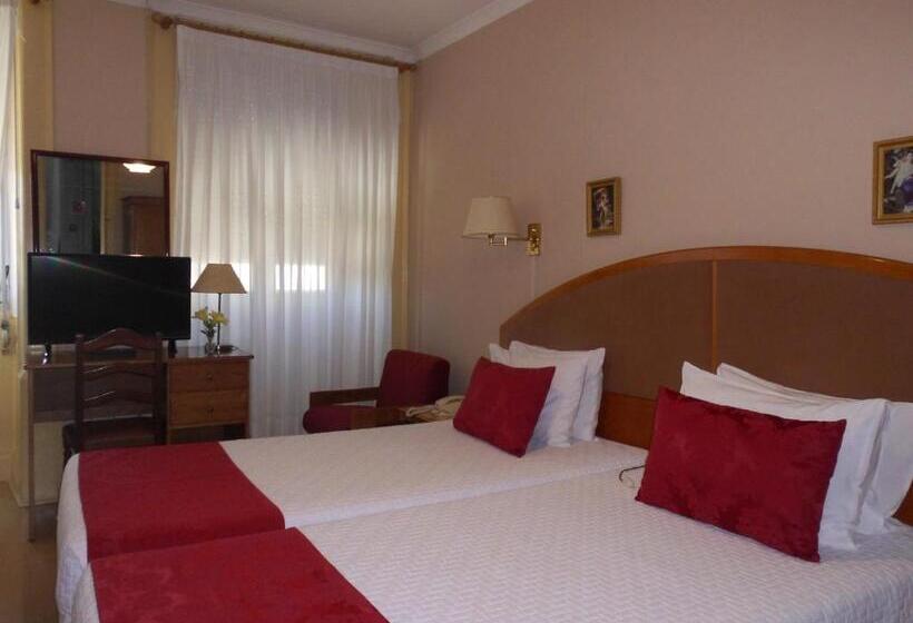 غرفة قياسية ثلاثية, Larbelo