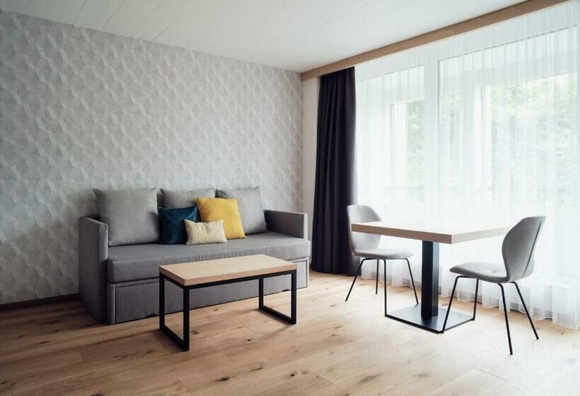 ジュニアスイート, Neu Schönstatt